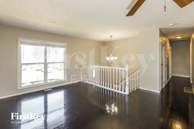 Foto del edificio - 521 Fairlane St