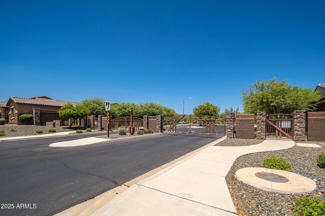 Building Photo - 9752 W Rowel Rd
