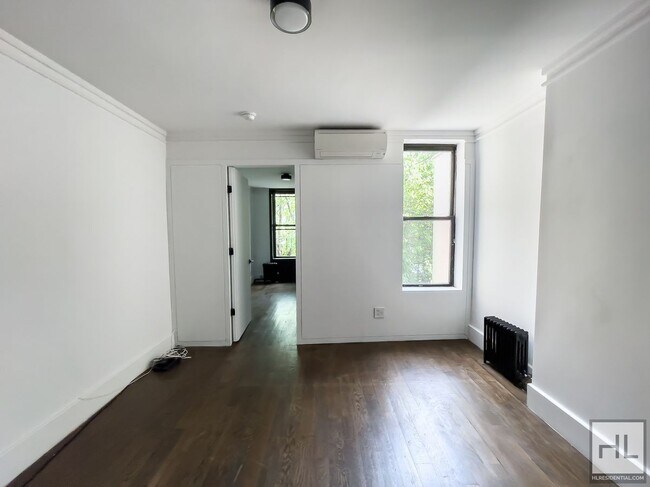 Foto del edificio - Carroll Gardens / 2-Bed 1-Bath