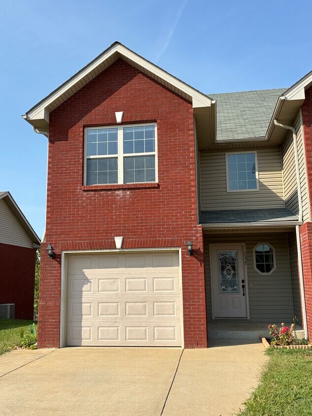 Primary Photo - 137 Twin Lakes Dr
