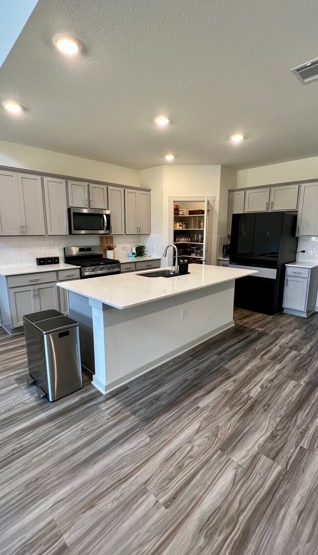 Building Photo - 14004 Lubeck Dr