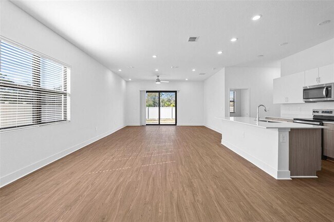 Foto del edificio - 14413 STELLAR Pl