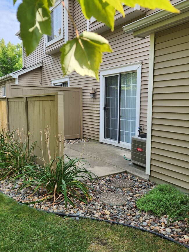 11030 Lexington Dr, Eden Prairie, MN 55344 Townhome Rentals in Eden Prairie MN