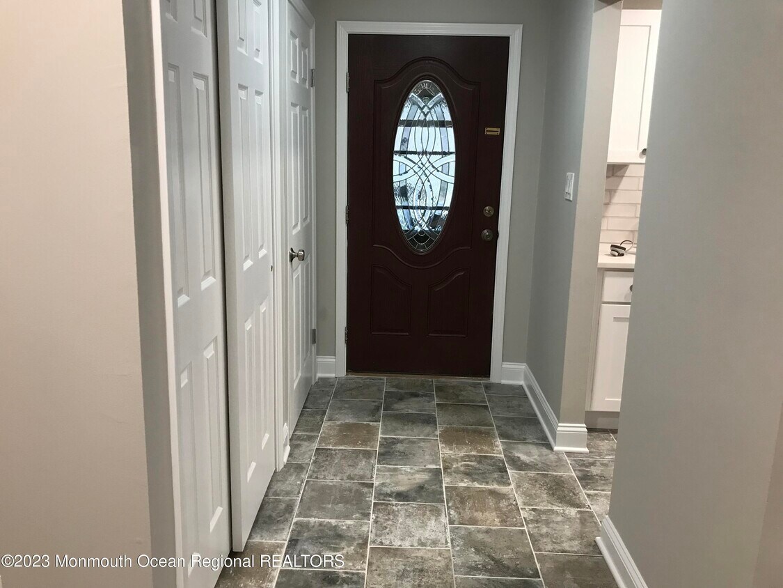 Foto principal - 149 Amberly Dr