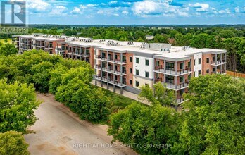 Building Photo - 121 Mary St