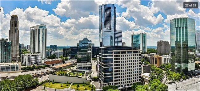 Foto del edificio - 3334 Peachtree St NE