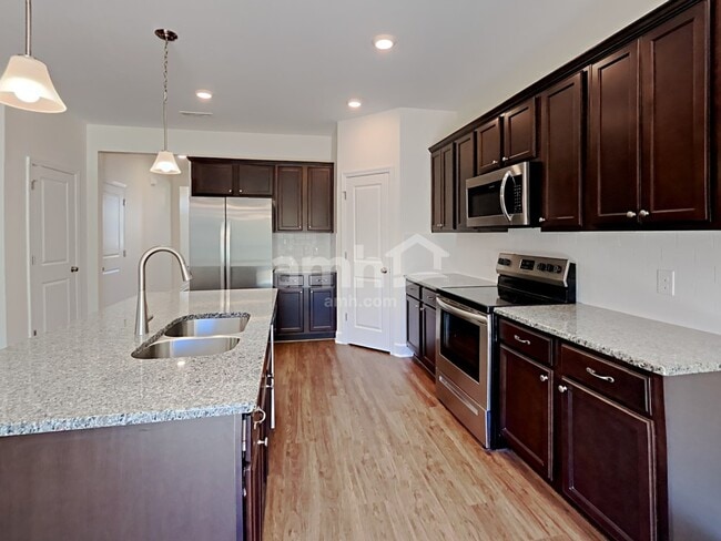 Building Photo - 2920 Throneberry Ln