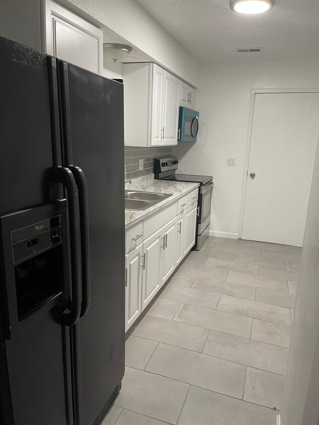 Primary Photo - 730 N 70th St