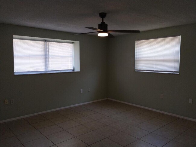 Foto del edificio - 3-bedroom, 2-bath home offering 1,554 squa...