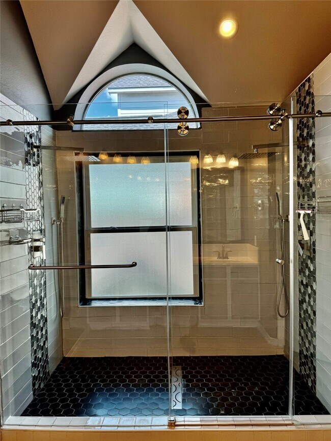 Foto del edificio - 15434 Bay Tree Landing