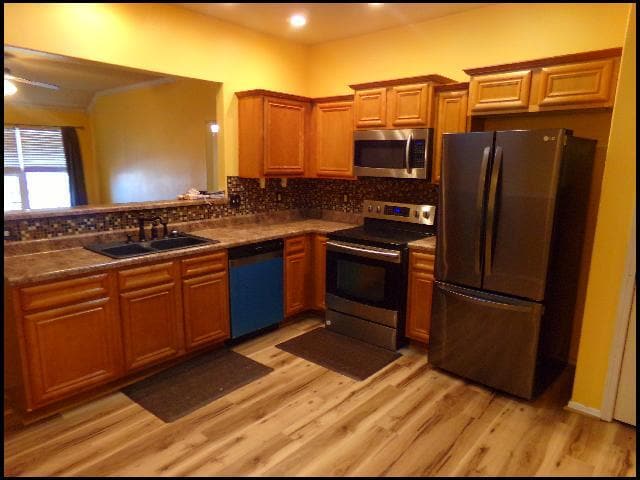 Building Photo - 909 Yarrow Dr