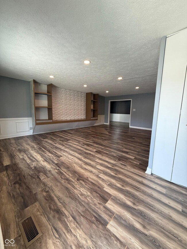 Building Photo - 3638 Lombardy Pl