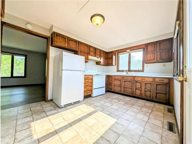 Building Photo - 430 3rd St