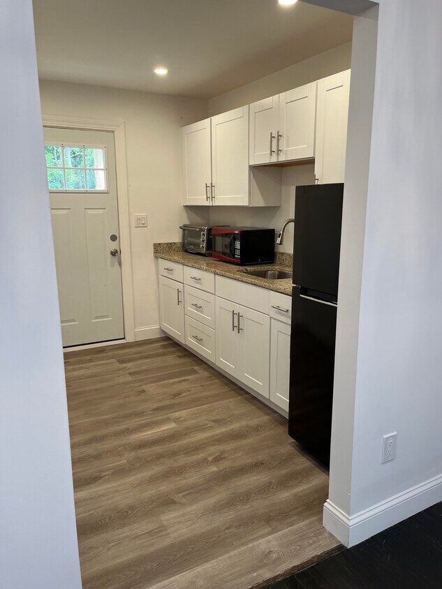 4 Wedgewood Ct Unit Accessory Apartment, Miller Place, NY 11764 Apartments in Miller Place, NY