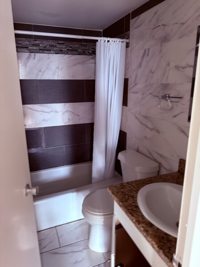 Foto del edificio - 7520 Hornwood Dr