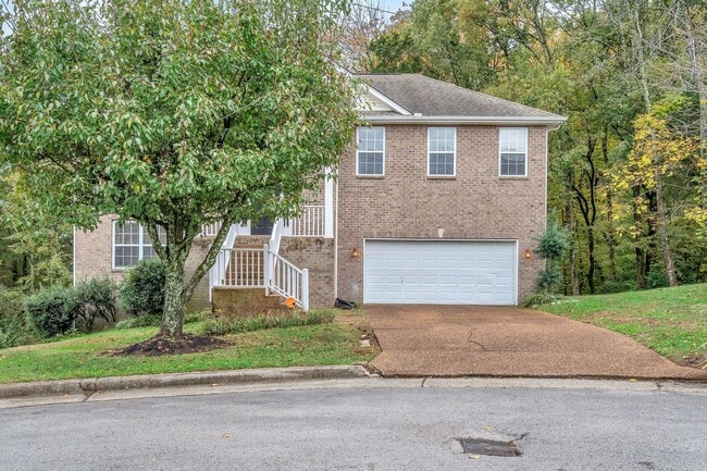 Foto del edificio - Beautifully Updated Home with Modern Finishes