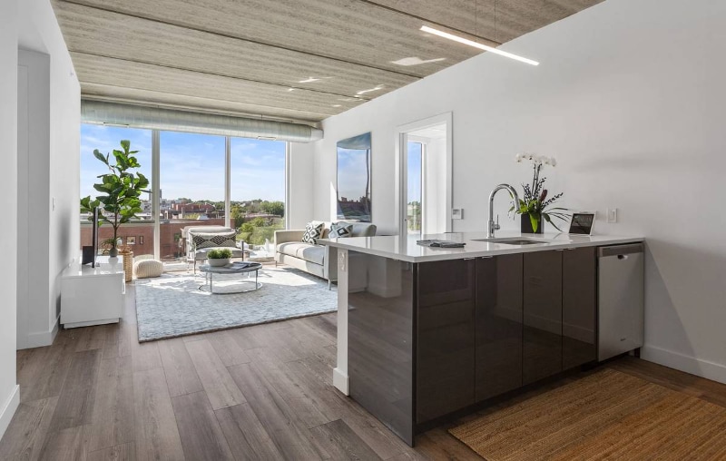 Photo - 754 W Sheridan Rd (Chicago, IL)