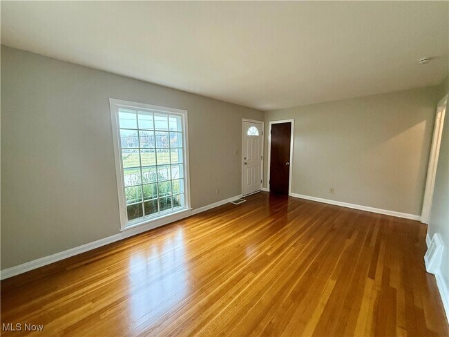 Foto del edificio - 1055 Whittier Ave