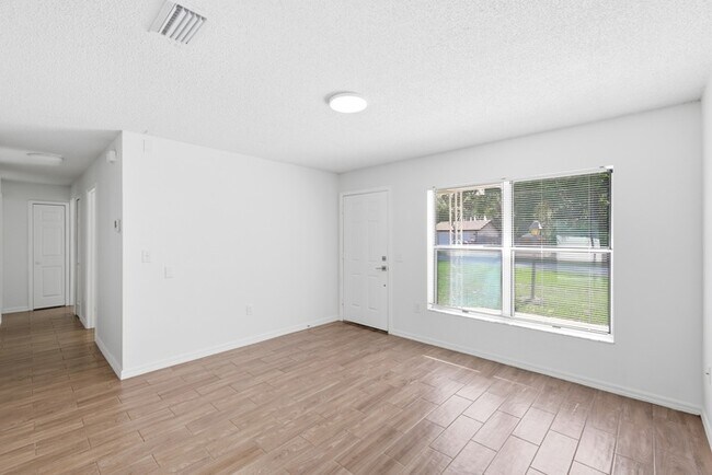 Foto del edificio - 30850 Cherokee Ave