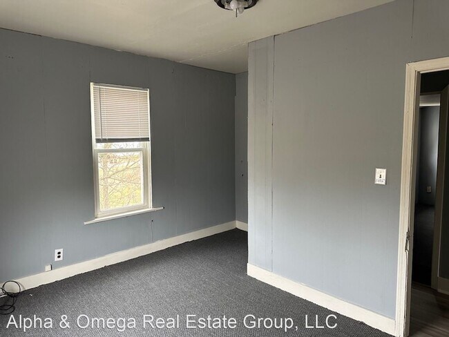 Building Photo - 4 br, 1 bath House - 75 Harker St.