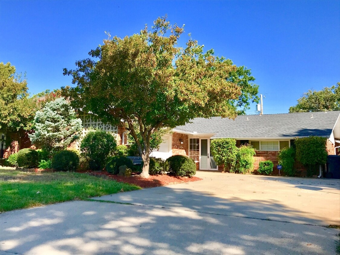 Primary Photo - Remodeled Gem in NW OKC