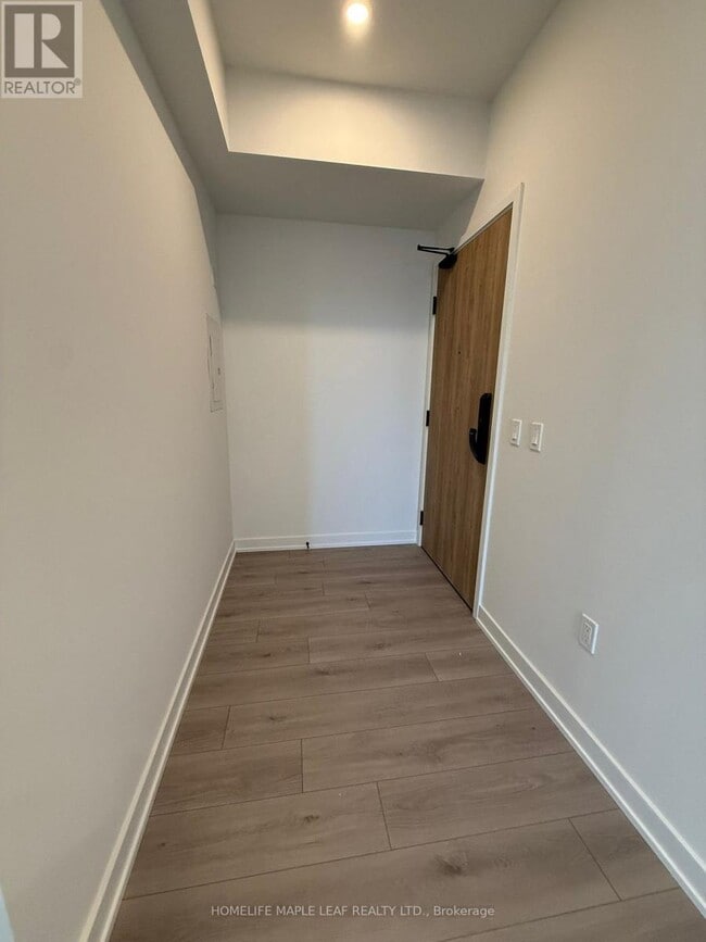 Photo du bâtiment - 1 Fairview Rd E