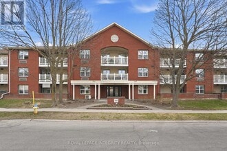 Building Photo - 1099 Cadboro Rd