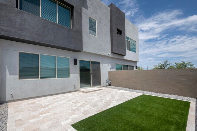 Foto del edificio - 25429 N 19th Ln