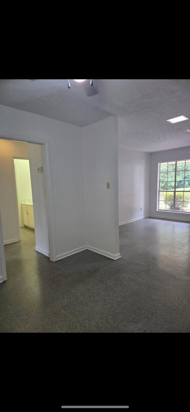 Building Photo - 510 E Eufaula St