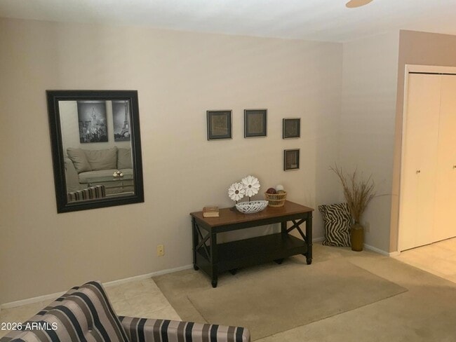 Building Photo - 2311 S Farnsworth Dr