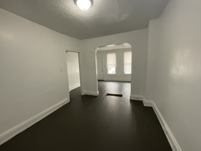 Building Photo - 342 Smyser St