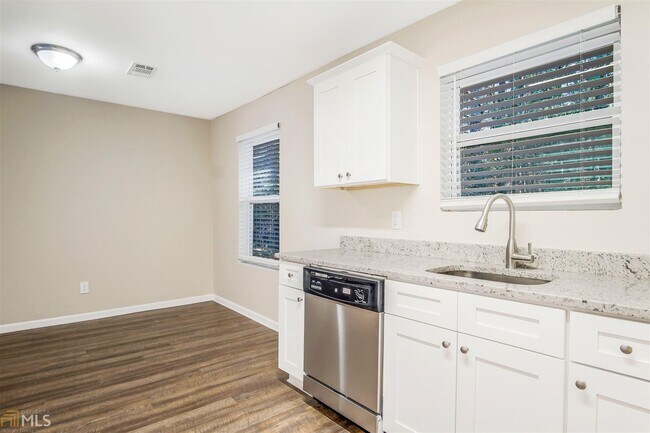 Foto del edificio - 604 Thomasville Blvd SE