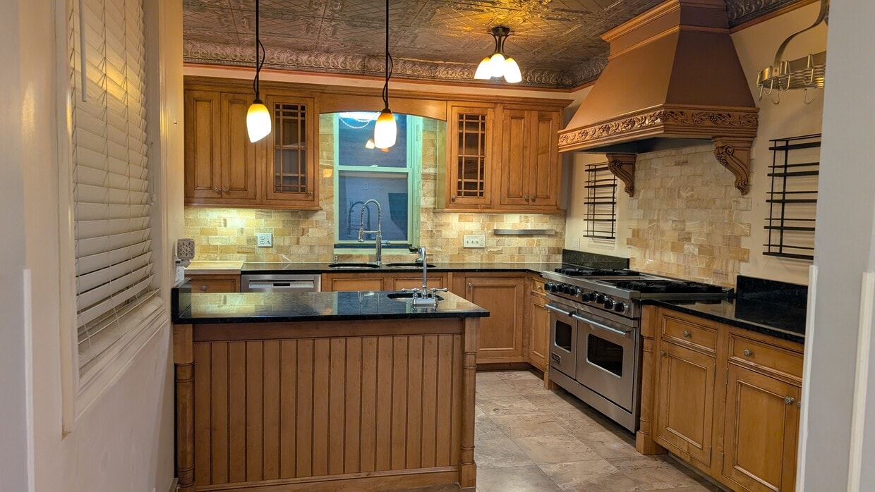 Hermosa cocina - 4219 N Paulina St