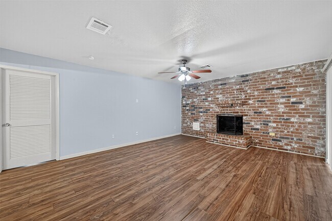 Foto del edificio - 3906 Glen Cove Cir