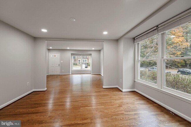 Foto del edificio - 6249 Rathlin Dr