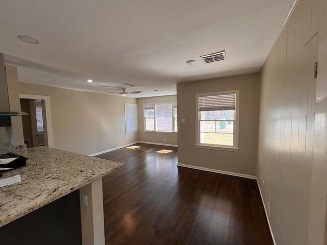 Foto del edificio - 5834 Indigo St