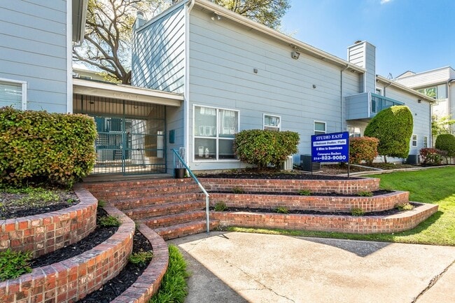 Photo - 1901 N Fitzhugh Ave Apartment