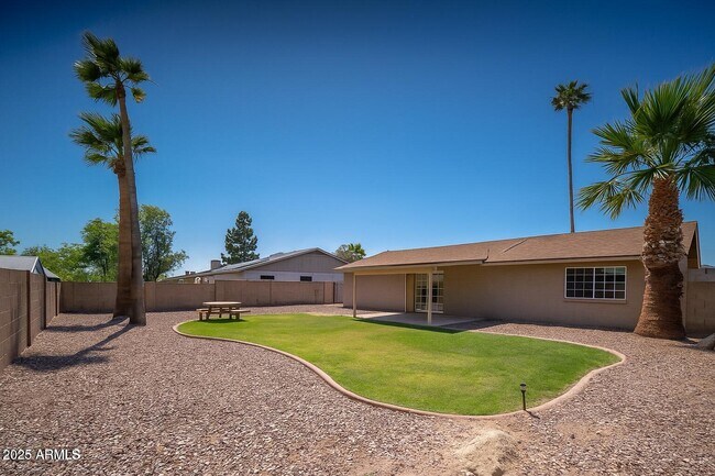 Foto del edificio - 307 W Piute Ave