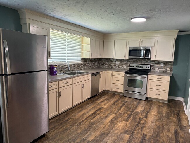 Foto del edificio - 1085 Claymont Dr
