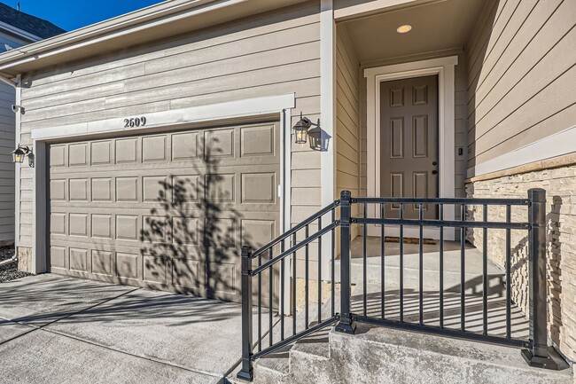 Building Photo - Modern Comfort in Castle Rock: 2-Bed, 2-Bath Home!!