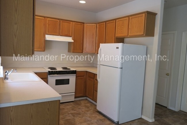 Building Photo - 12759 SW Metta Ter