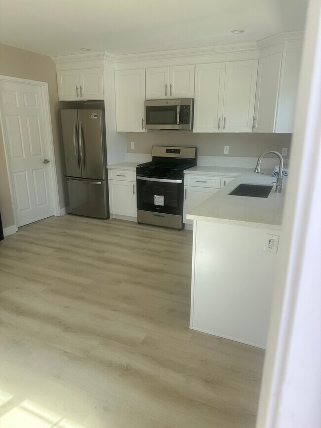 Foto del edificio - 24049 Gilmore St