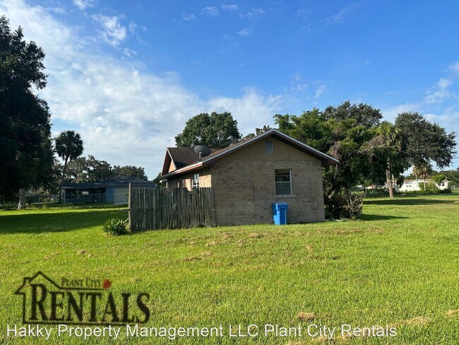 Building Photo - 3 br, 1 bath House - 2812 Clemons Rd