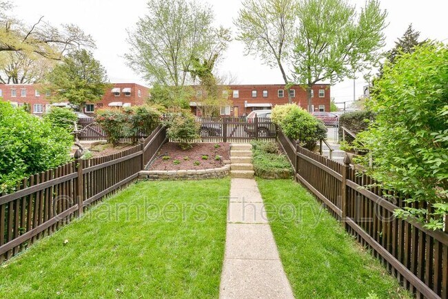 Foto del edificio - 629 S Henry St