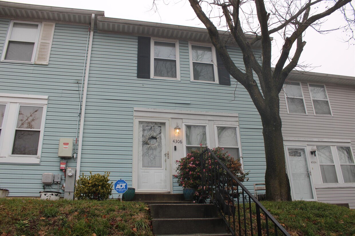 Primary Photo - 4306 Dana St
