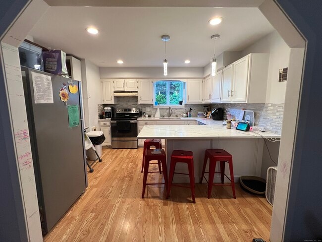 Building Photo - 69 Silvermine Ave