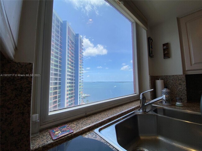Building Photo - 1627 Brickell Ave