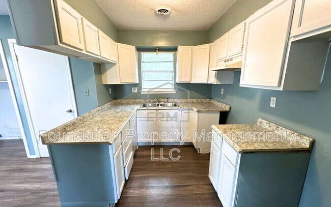 Foto del edificio - 4430 Tarleton Dr