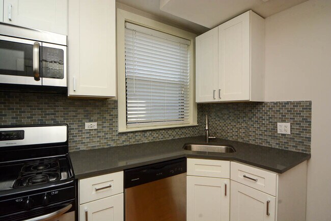 Foto del edificio - 2323 N Rockwell St