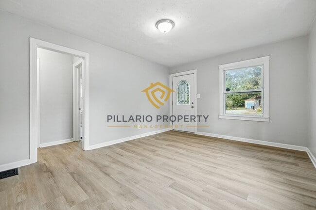 Foto del edificio - Beautifully Renovated 2-Bedroom Home Near Indy Motor Speedway, Available NOW!